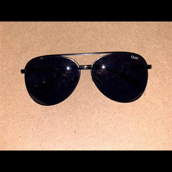 Quay Australia Accessories - FREE FOR THE FIRST PERSON TO MAKE A PURCHASE!        Quay sunglasses 🕶 ☀️